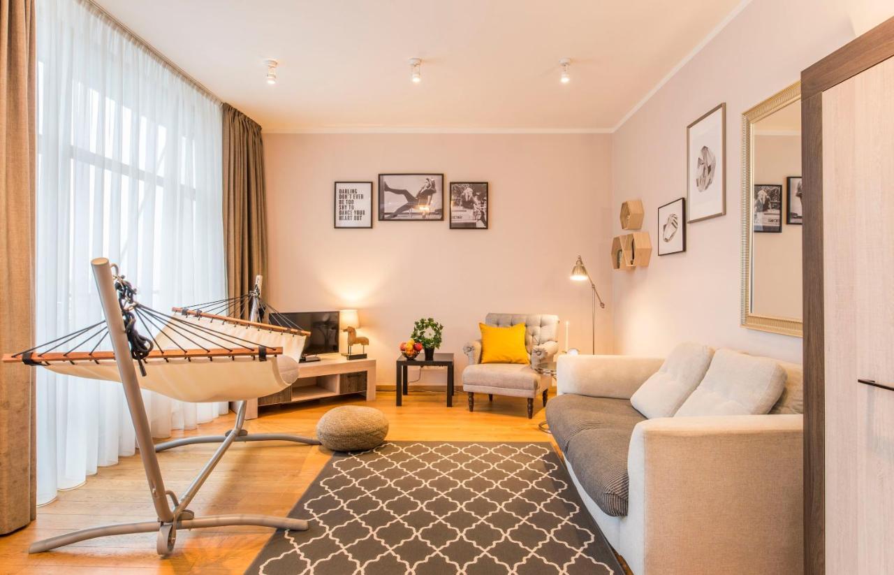 Central 2-Level Penthouse With Terrace And Free Parking Riga Esterno foto