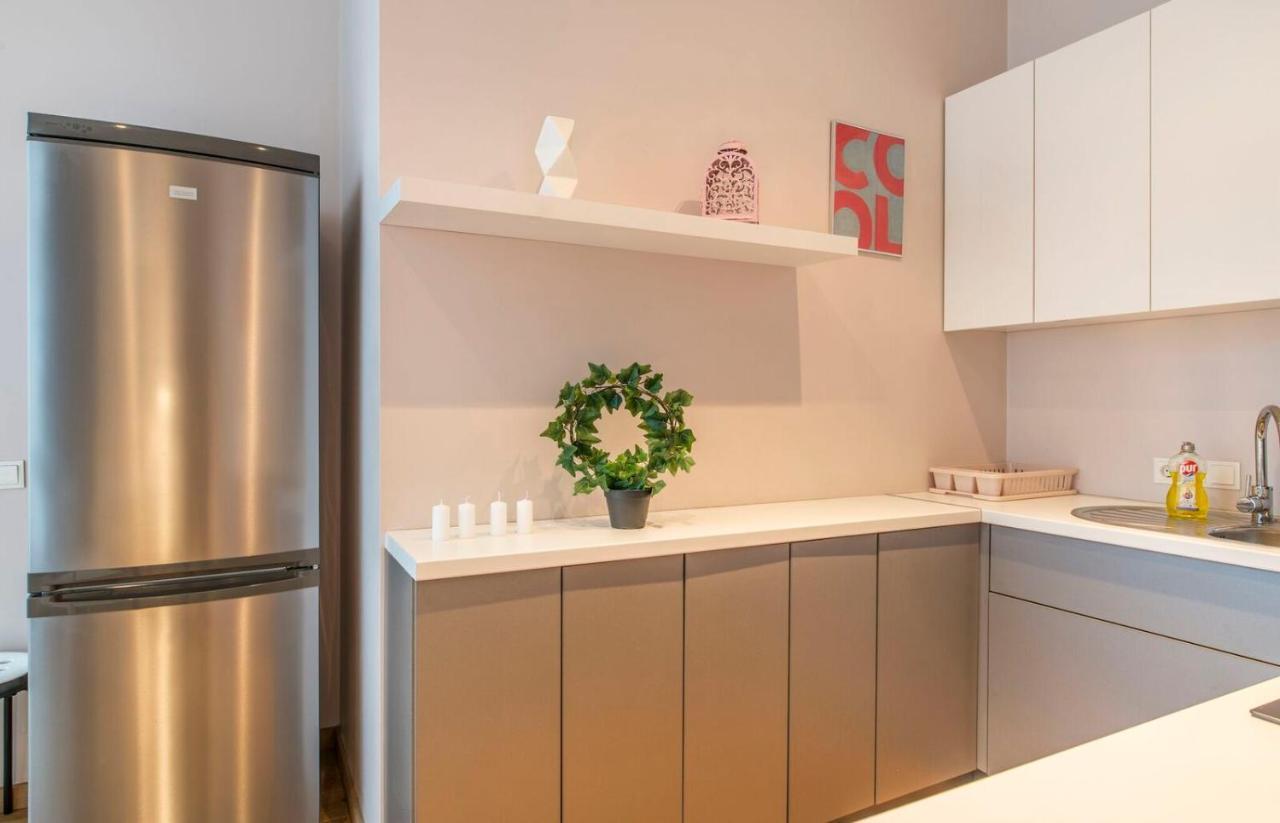 Central 2-Level Penthouse With Terrace And Free Parking Riga Esterno foto