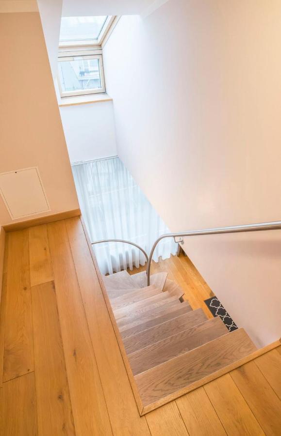 Central 2-Level Penthouse With Terrace And Free Parking Riga Esterno foto