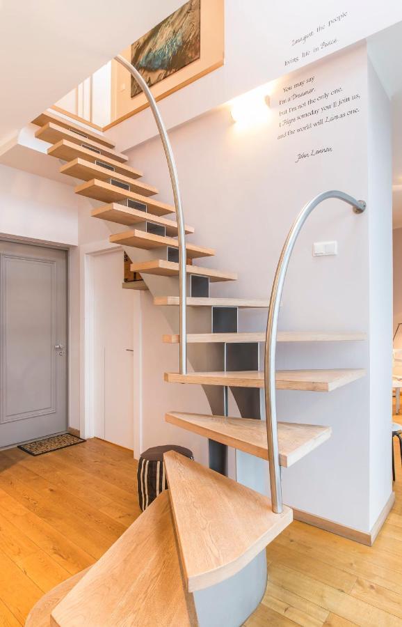 Central 2-Level Penthouse With Terrace And Free Parking Riga Esterno foto