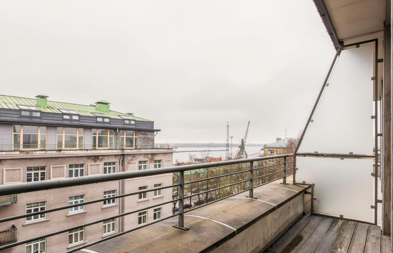 Central 2-Level Penthouse With Terrace And Free Parking Riga Esterno foto