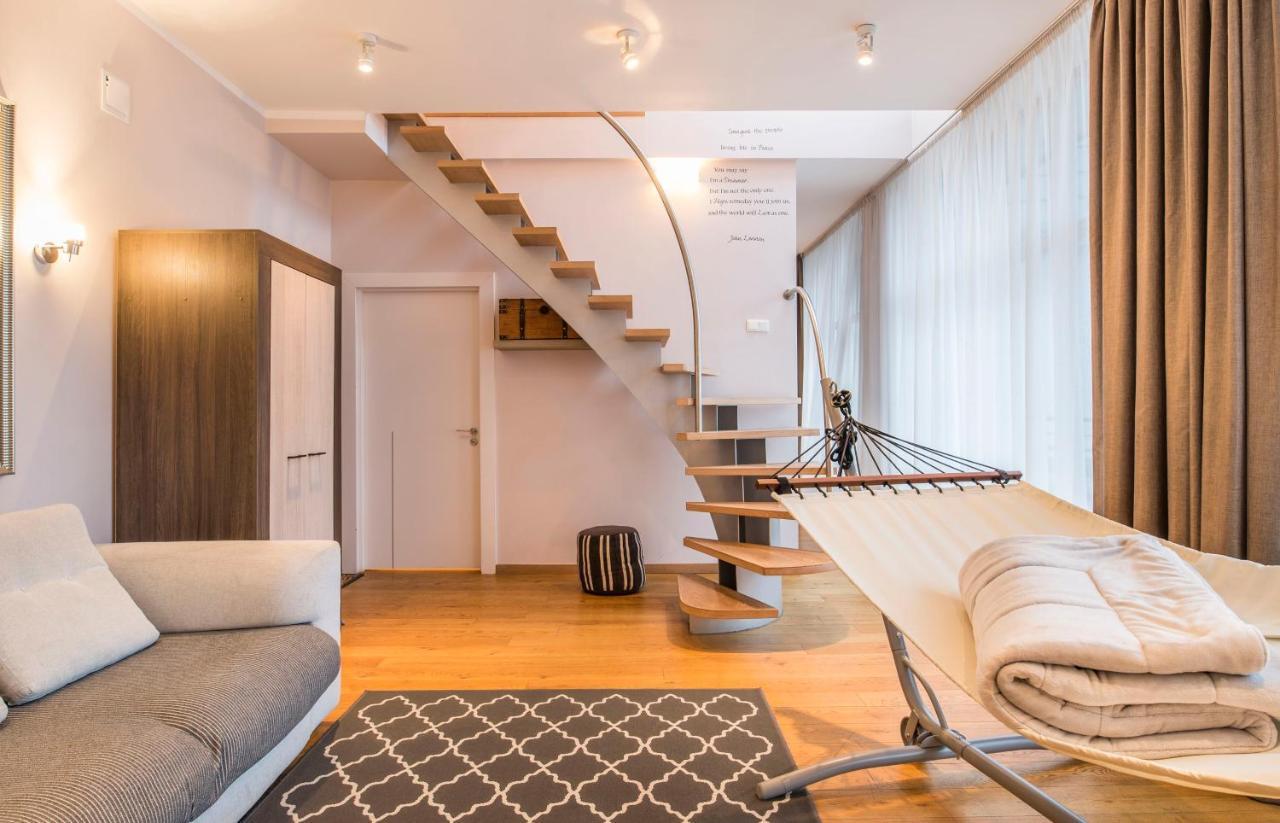 Central 2-Level Penthouse With Terrace And Free Parking Riga Esterno foto