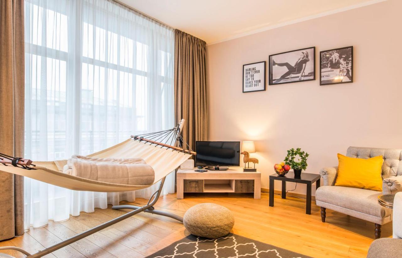 Central 2-Level Penthouse With Terrace And Free Parking Riga Esterno foto