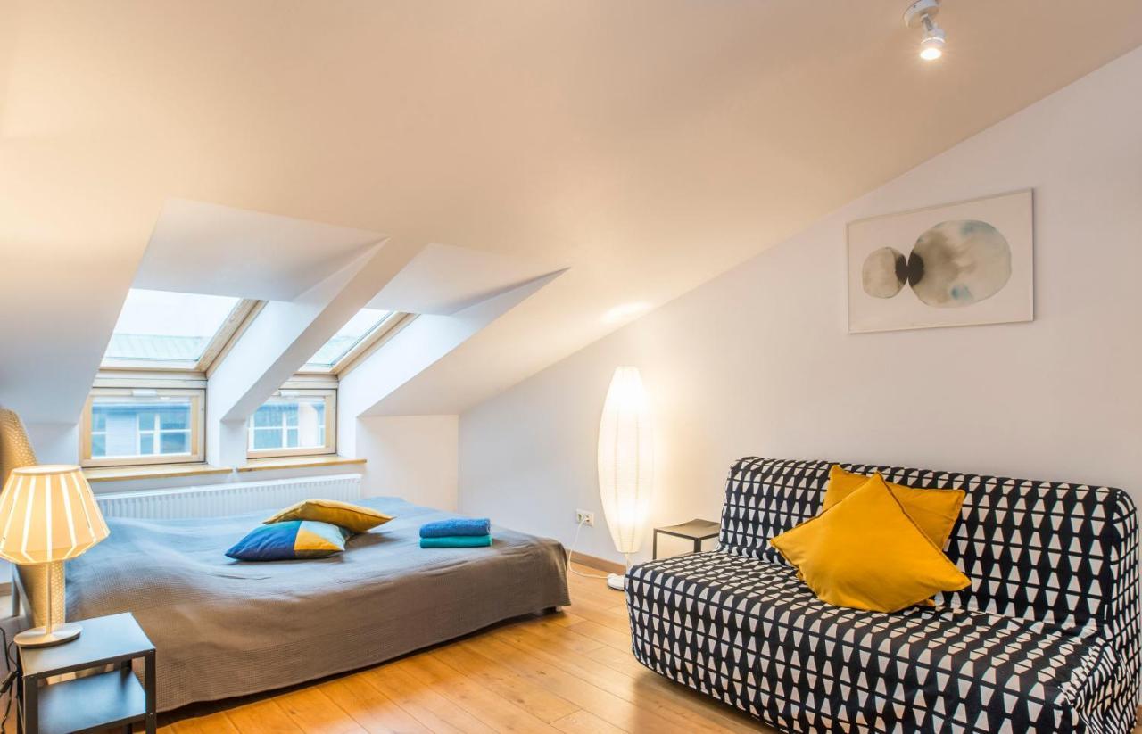 Central 2-Level Penthouse With Terrace And Free Parking Riga Esterno foto