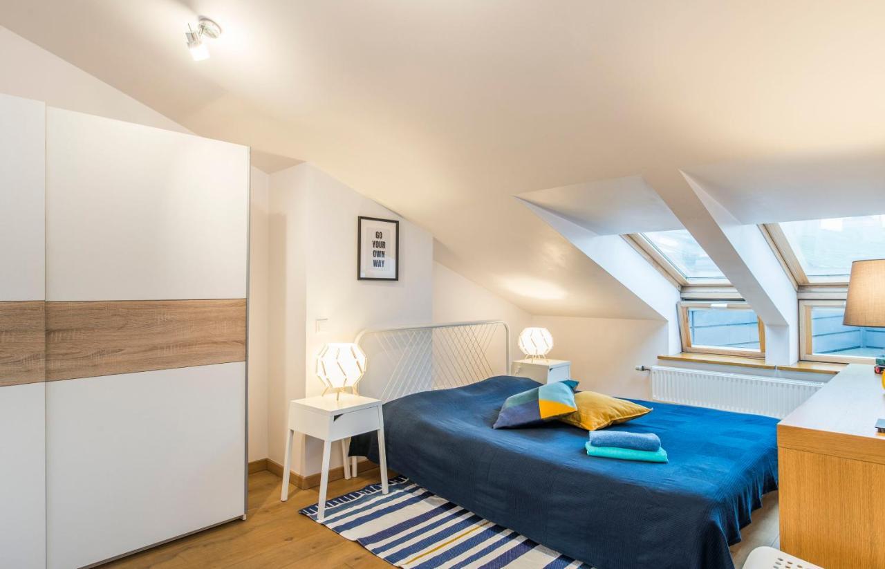 Central 2-Level Penthouse With Terrace And Free Parking Riga Esterno foto