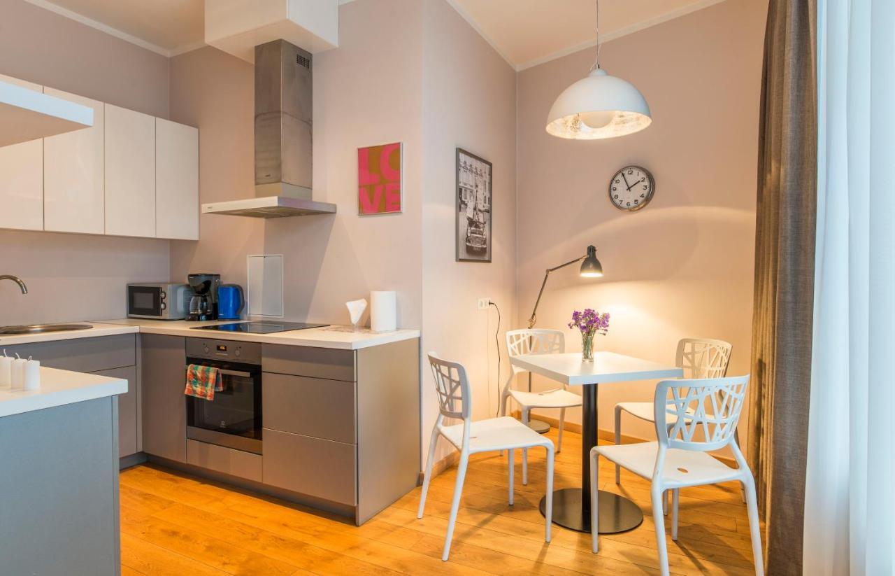 Central 2-Level Penthouse With Terrace And Free Parking Riga Esterno foto