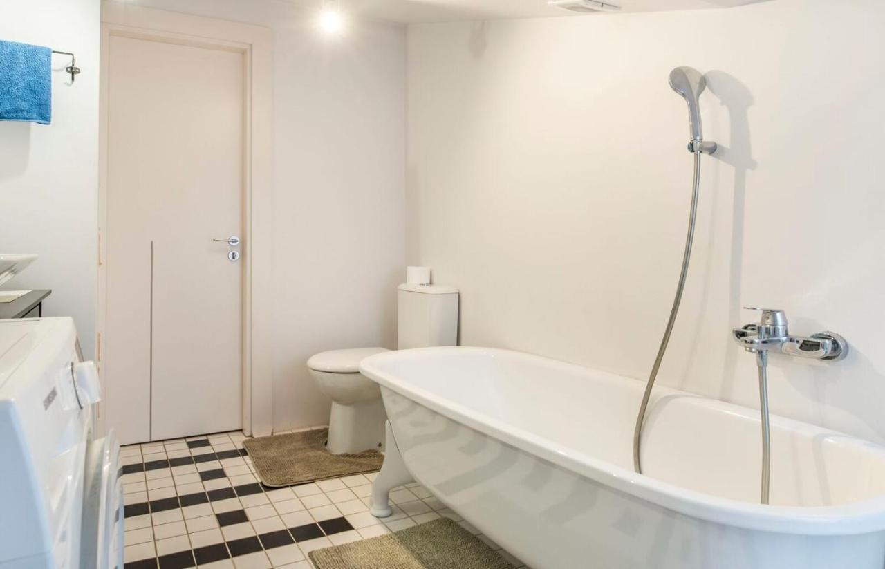 Central 2-Level Penthouse With Terrace And Free Parking Riga Esterno foto